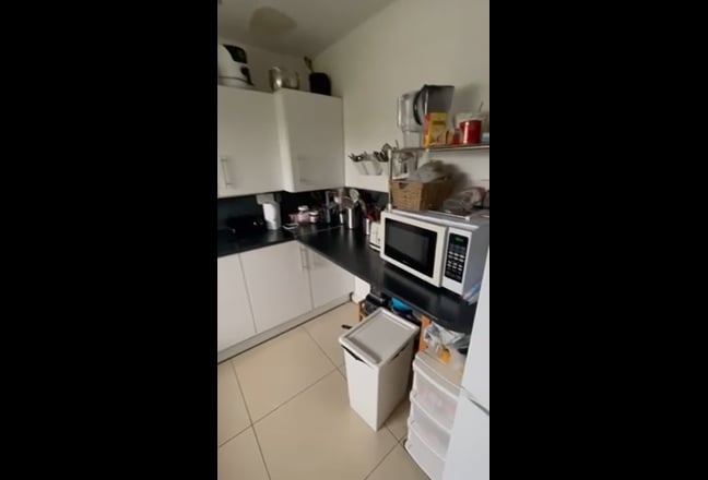 Unbeatable location - right behind station Main Photo