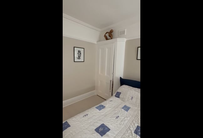 Gorgeous Ensuite newly decorated Main Photo