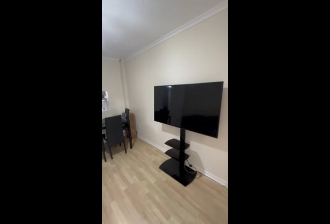 Large Double Room Incl Bills & Wifi Main Photo