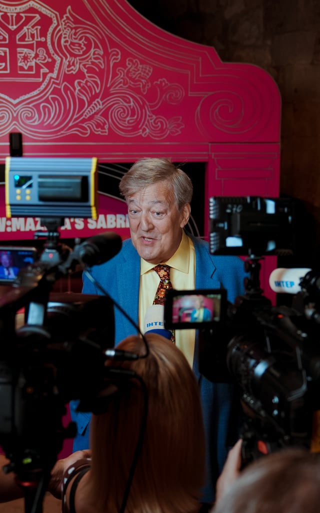 Stephen Fry speaking at the unveiling of Mazepa's Sabre at the Tower of London, filmed by We Stream