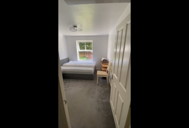 Video 1: lounge/diner