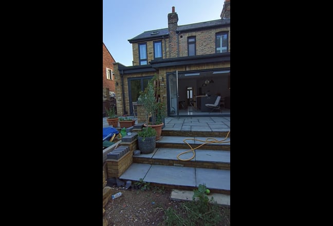 Raynes Park - good size double SW20 Main Photo