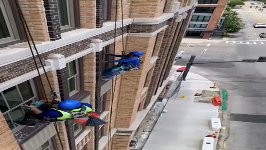 https://i.vimeocdn.com/video/2038868607-e841ccb4018f1ffa2ee89509fdc05a5c9a3c59614ea80cdeb3b0ca6875505e6e-d