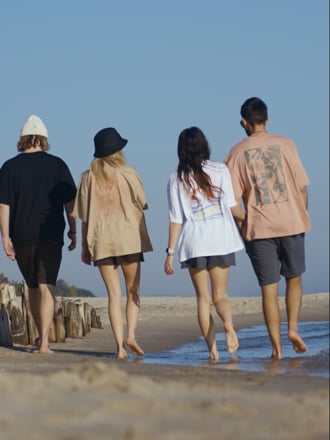 Video: T-shirt Unisex Pudełkowy Stay-Salty Biały
