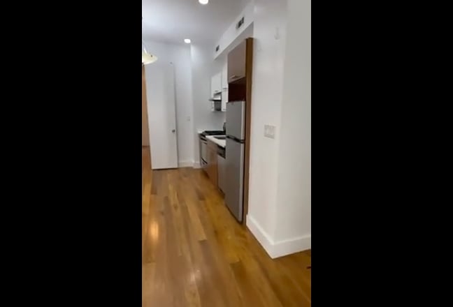 Spacious rooms w bath near Maria Hernandez Park! Main Photo