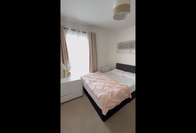 1 Bedroom Available-Modern 2-Bed Near Canary Wharf Main Photo