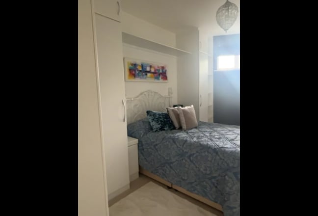 Fully furnished double room near the town centre  Main Photo