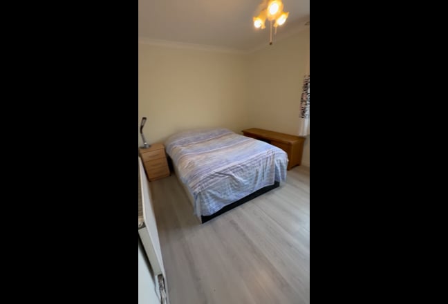 Spacious double bedroom King’s College Hospital Main Photo