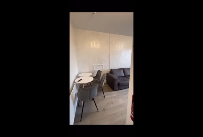 Bedroom in a 2 Bedroom Flat in Central Newcastle Main Photo