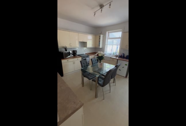 Video 1: Large Double Room 2