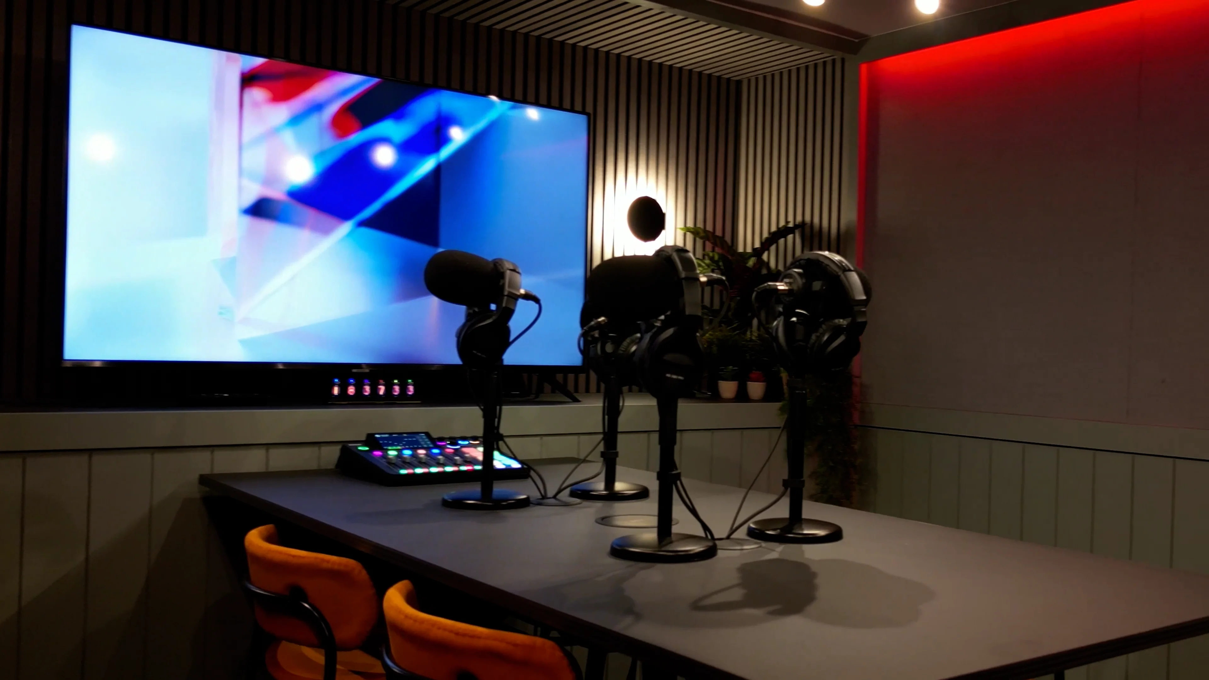 Tips for Setting Up a Podcasting Workspace: Ultimate Guide