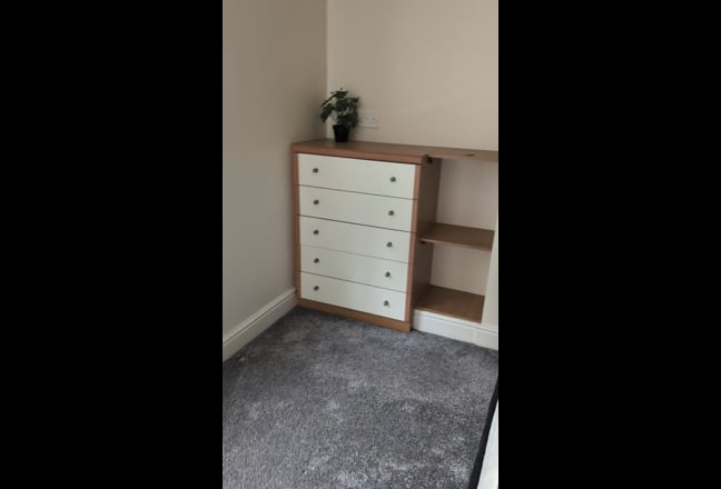 Large double room available 1st Sept Main Photo