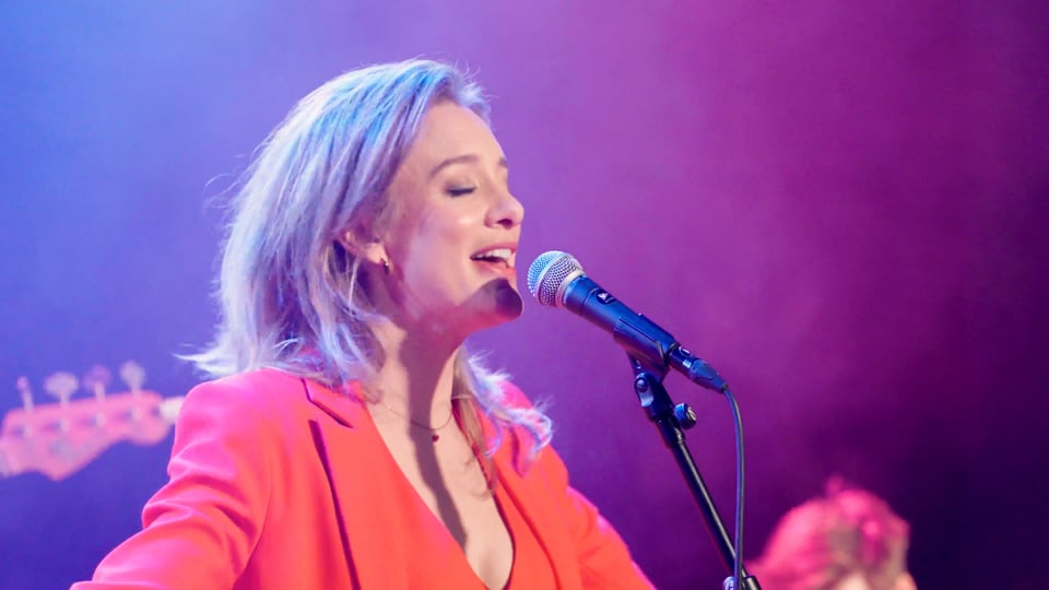 Video afspelen "Video registratie: Noortje Herlaar - Optreden Victorie Alkmaar: Voilà (2025)"