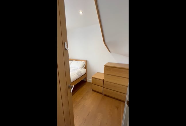 Video 1: Room 1 (available)