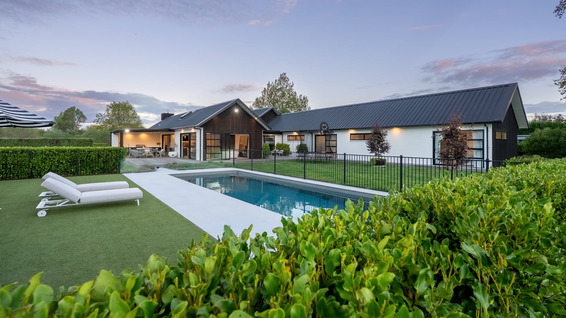 Contemporary Tamahere Awaits You!