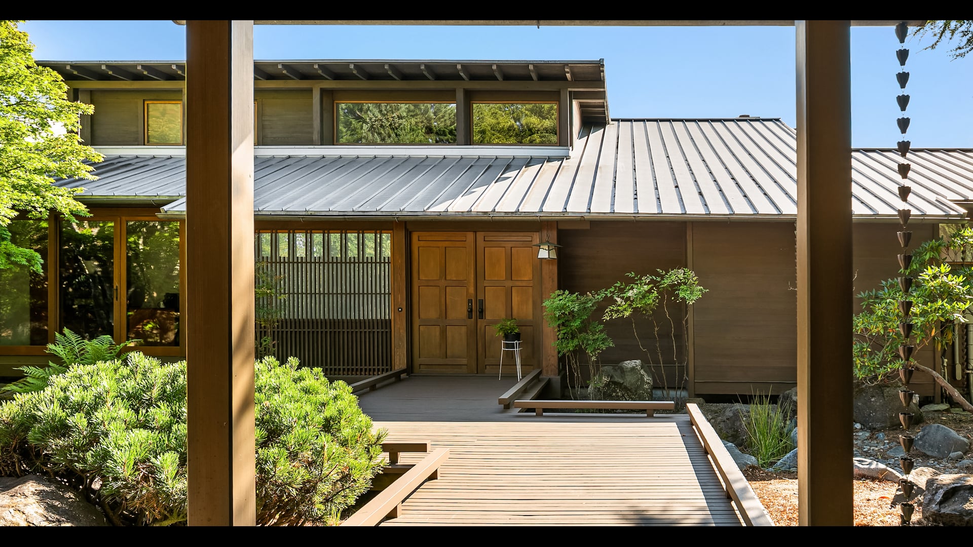 Stunning Mid-Century design by Gene Zema in Innis Arden, Shoreline, WA