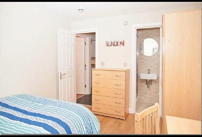 Video 1: Room with ensuite