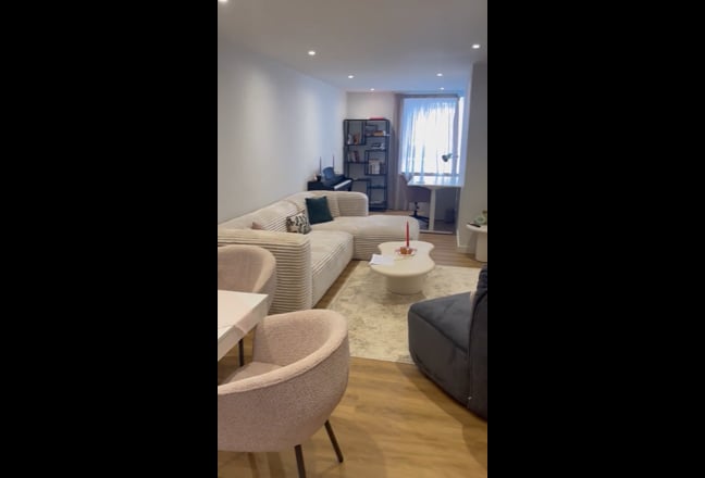 Looking to share my flat with someone. Main Photo