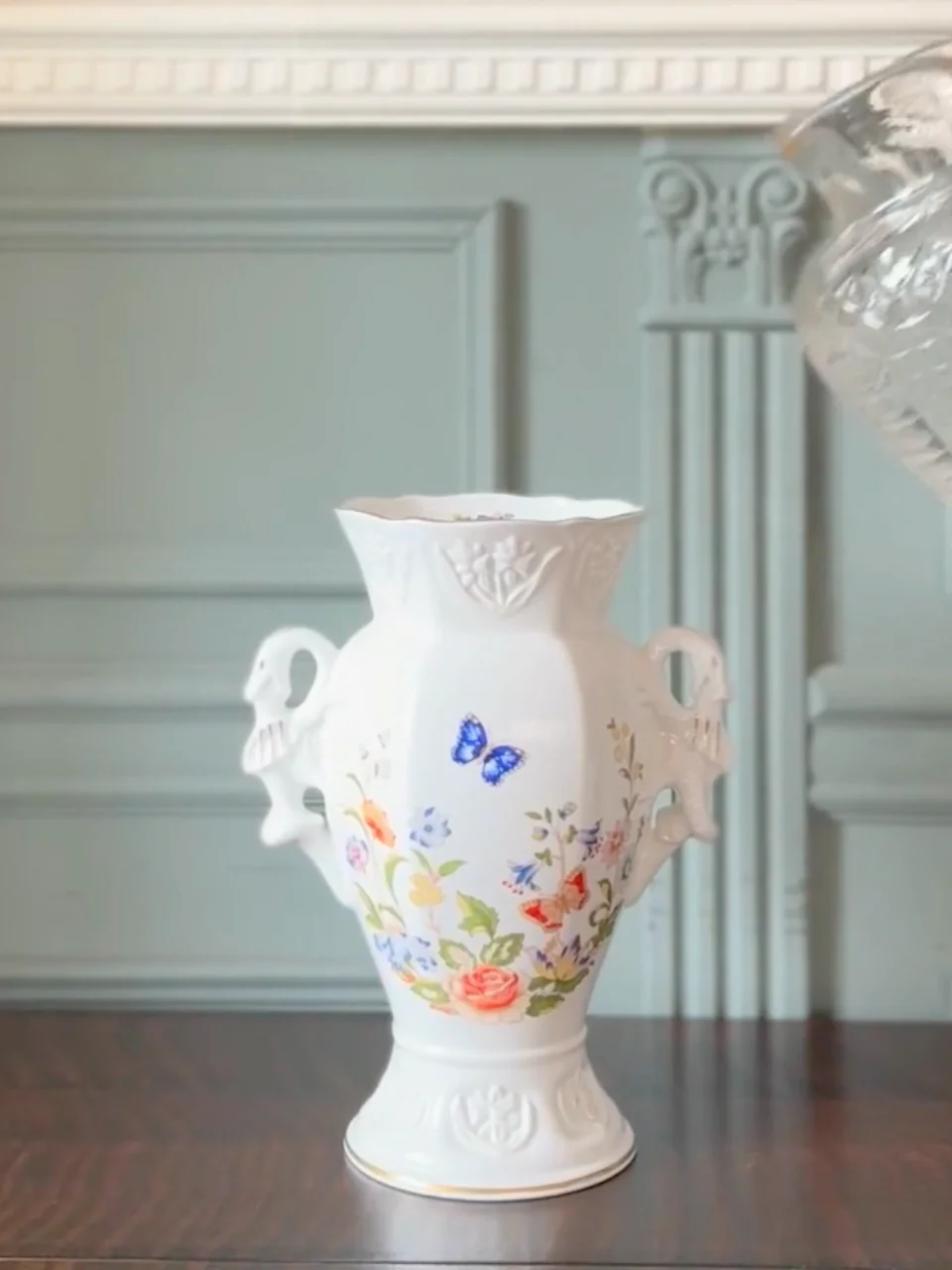 イギリスから届いたエインズレイの花器、MILLENIUM DAFFODILの
