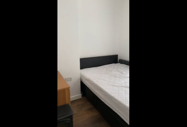Studio for One in a Shared House Main Photo