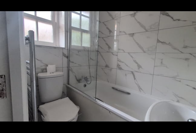 Modern 2-Bed Flat with Balcony – NW1, Near Euston  Main Photo