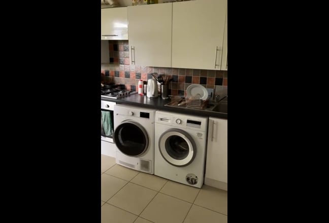 Flat share EC1V, small double available 1st Nov Main Photo