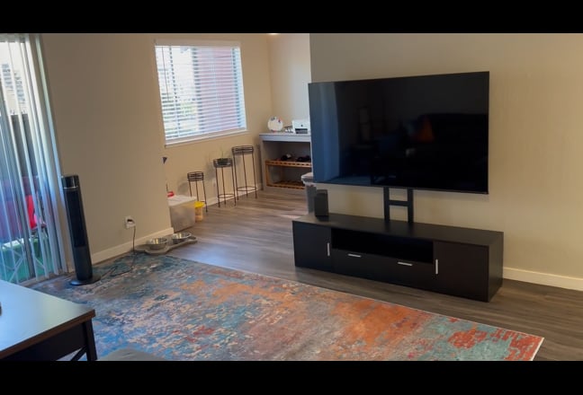 Room for rent in a 2 bedroom apartment  Main Photo