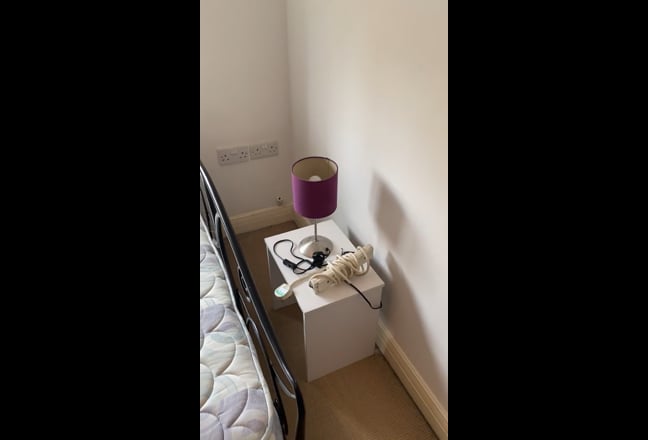 Lovely clean bright  Single room in friendly share Main Photo
