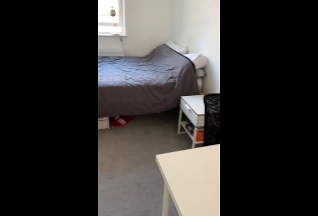 Double room in house with garden Main Photo