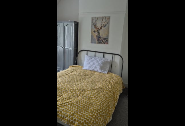 Furnished en-suite for students and professionals  Main Photo
