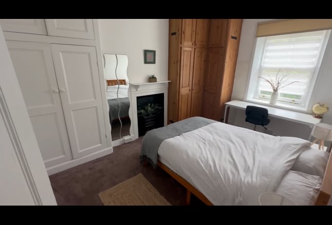 Double room in beautiful Halifax setting Main Photo