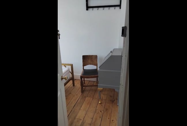 Bright Double Room - Elizabeth Line Main Photo