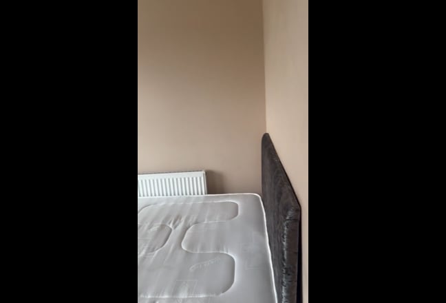 Single room to let Main Photo