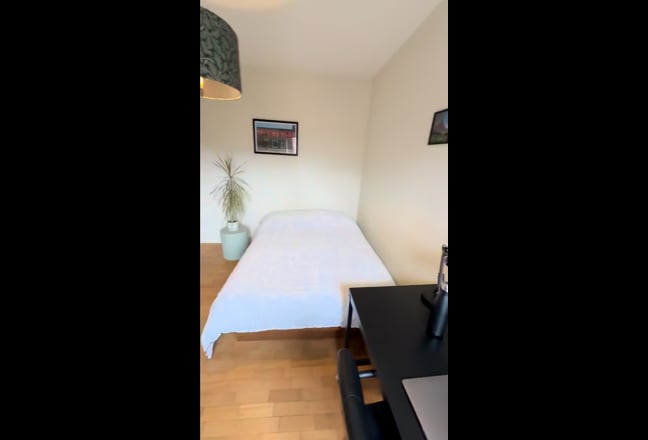 Top Floor Room in Fitzrovia Flat Main Photo
