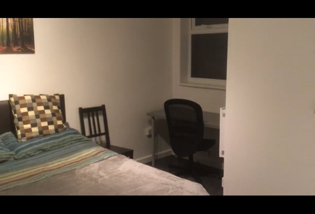 Nice quiet room with ensuite Main Photo