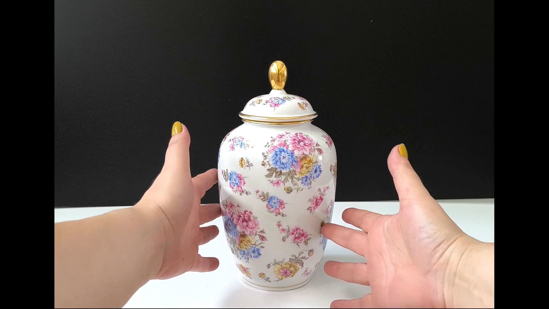 Rare Bareuther Bavaria Porcelain Lidded Urn, Hand-Painted  display picture 1