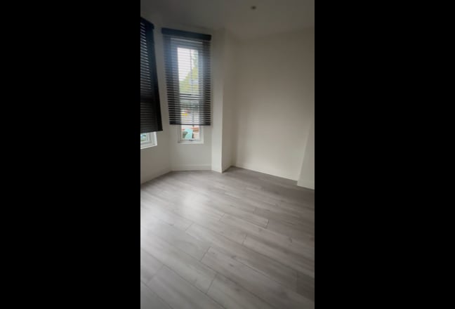 Very Large Room ( All Bills Included) Main Photo