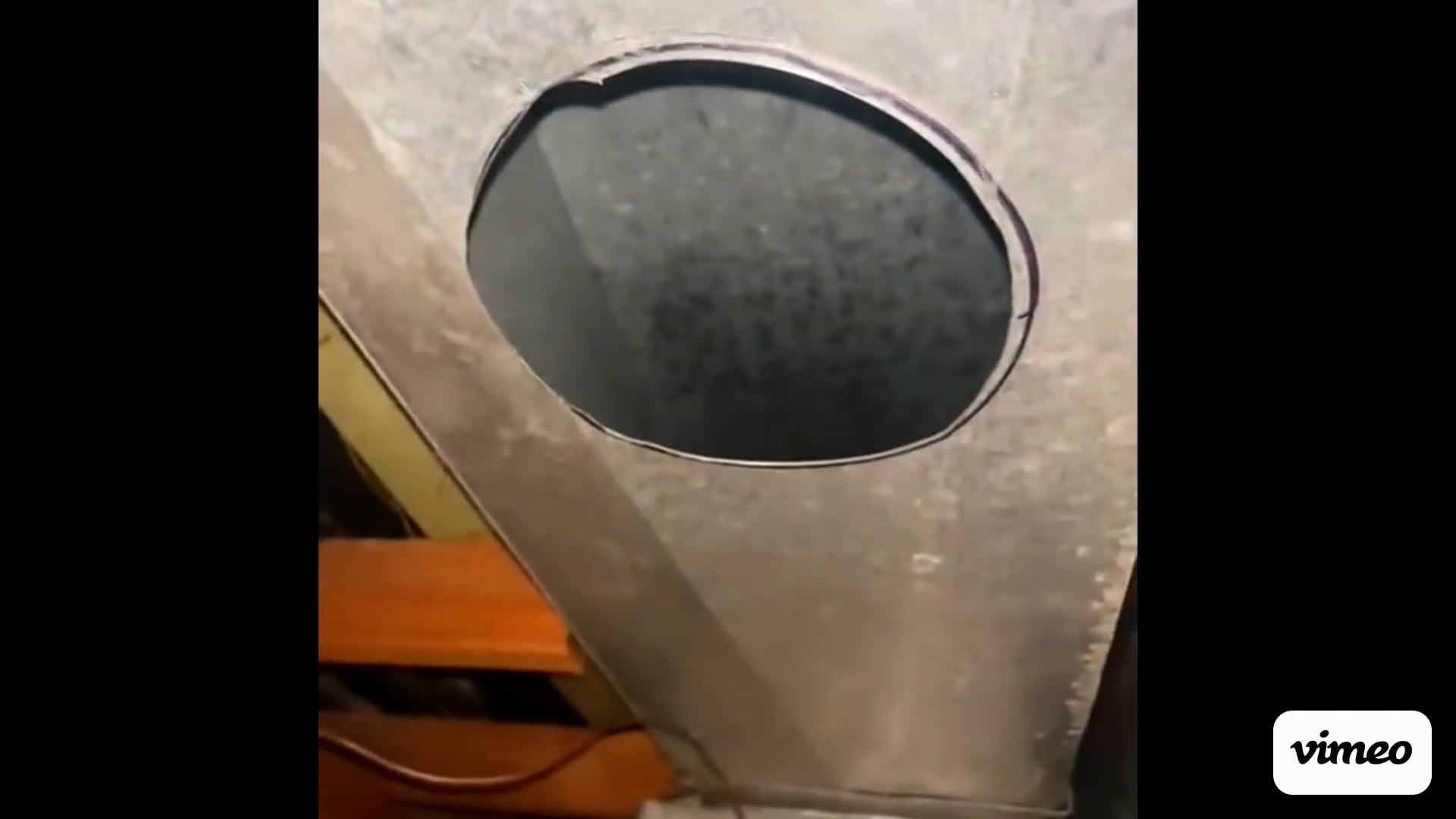 https://i.vimeocdn.com/video/2041411636-0d68e06abed68f60fd6c32198a0275e4820bb11cde9821711072e1542d9c4a4b-d