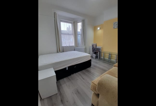 Single/Double Room in IG1 - All Bills & B/B Incl  Main Photo