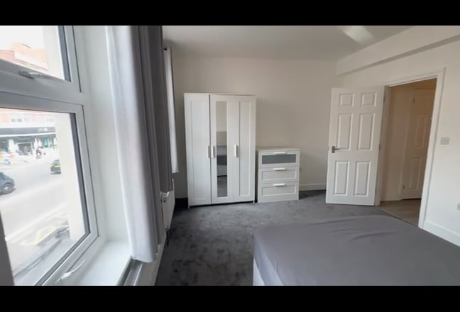 1 Bed Apartment To Rent On Commercial Road, E1. Main Photo