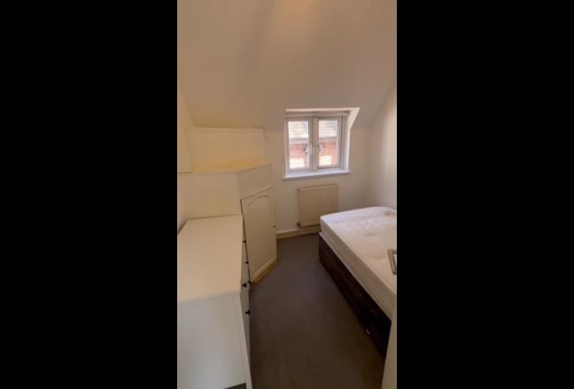 Fully Furnished Double Room    Main Photo