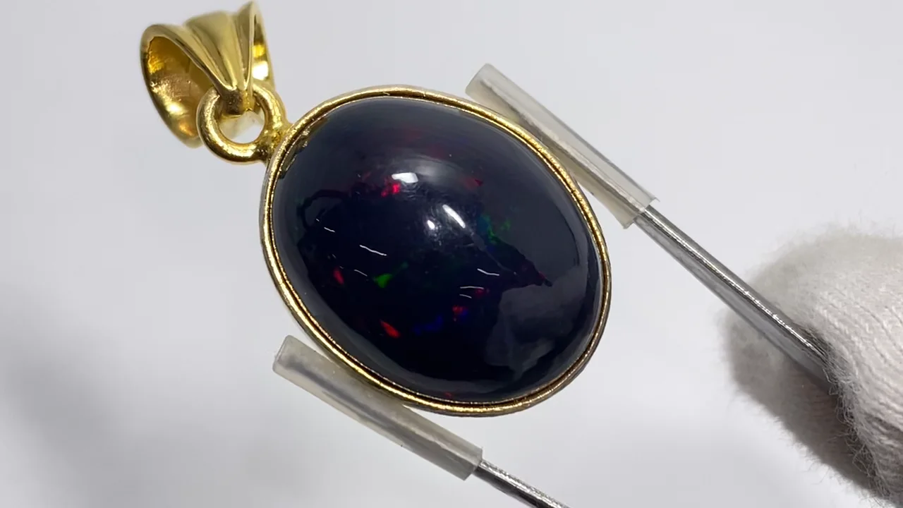 本日限定価格　ブラックオパール トリリアントカット ペンダントトップ 本日限定価格 ブラックオパール トリリアントカット ペンダント