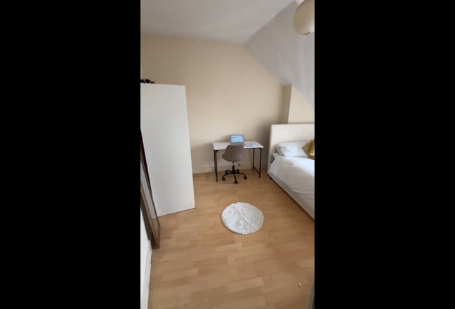 Double room in social female only house share  Main Photo