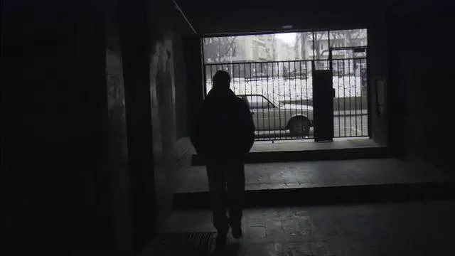 U prolazu / Passage