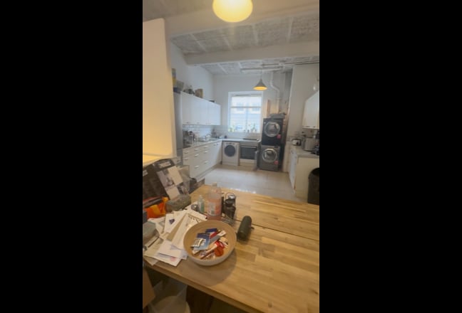 Three Rooms w/ Lounge in Old Street from £219pw Main Photo