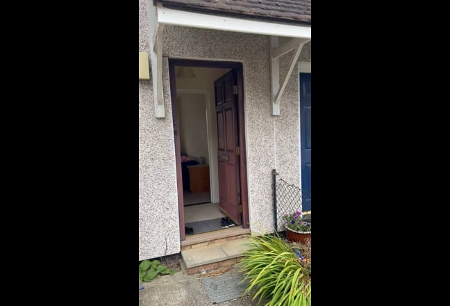 Good location 3bedroom house Main Photo