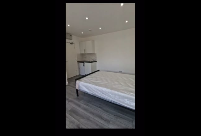 New Studio in Orpington Main Photo