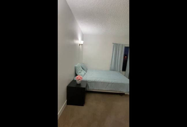 Spacious Private Room with Private Bath Main Photo