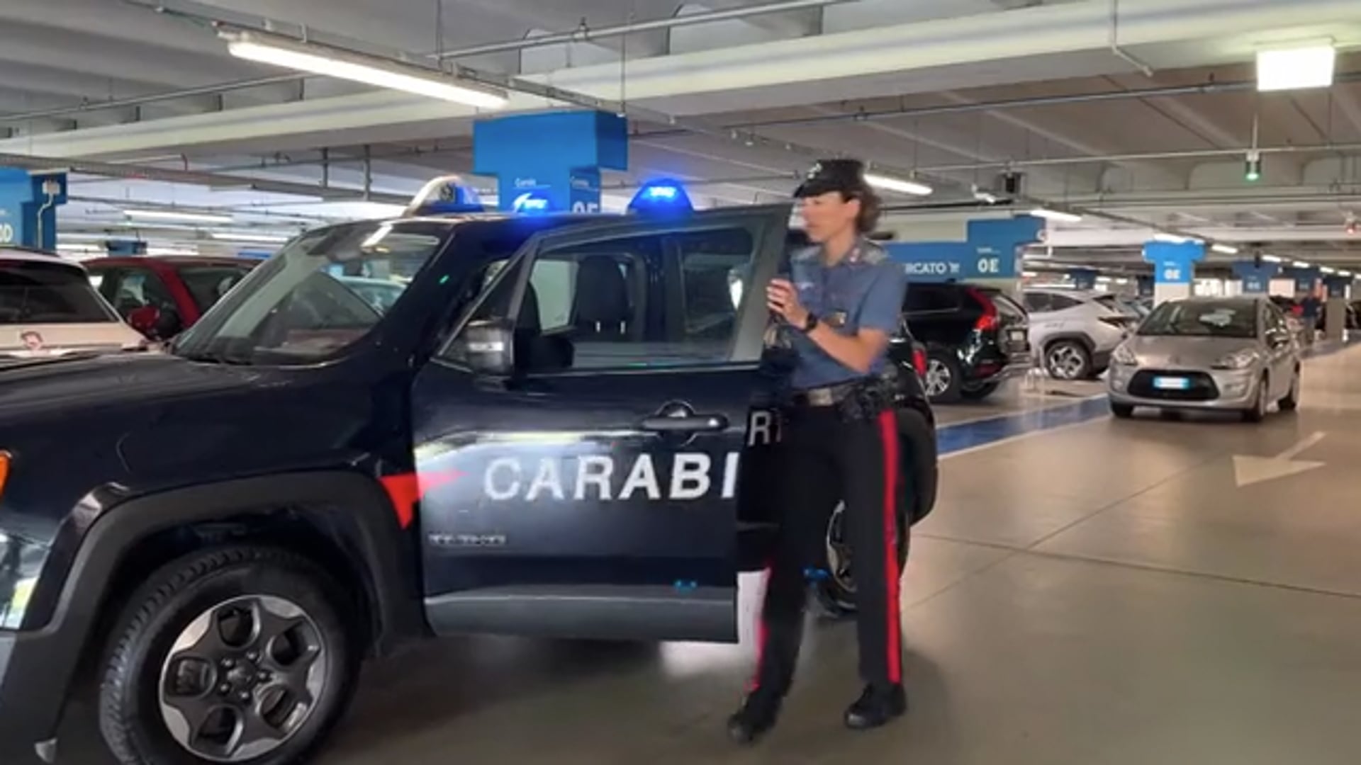 Casalecchio, 30enne accoltellato nel parcheggio del centro commerciale