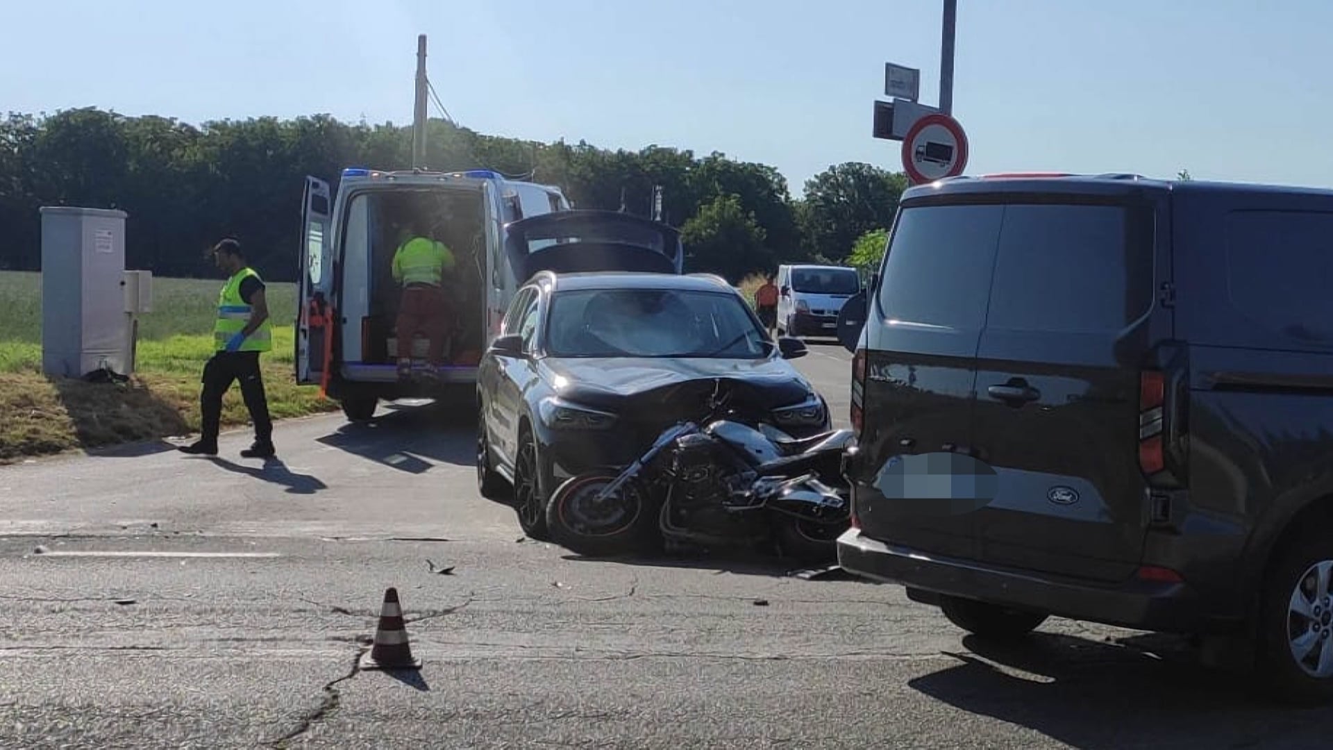 Incidente stradale in Valsamoggia, grave un 50enne